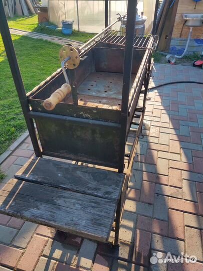 Кованые мангалы с крышей