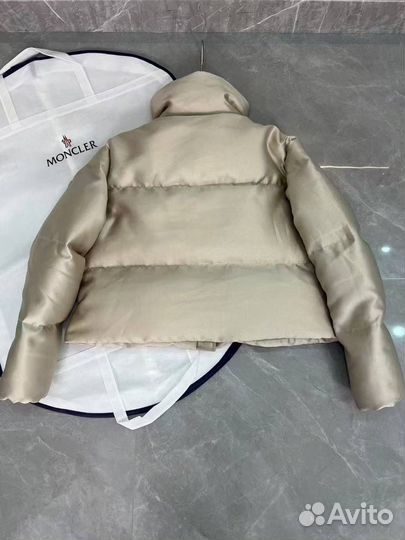 Пуховик moncler