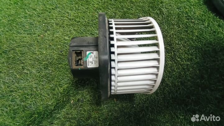 Моторчик отопителя Nissan Almera Classic B10 QG16