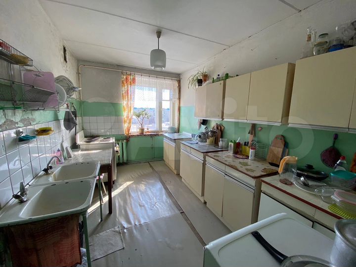 Комната 14 м² в 5-к., 9/9 эт.