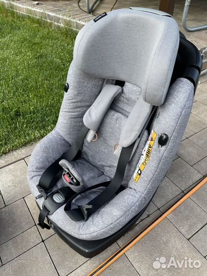 Автокресло maxi cosi axissFix