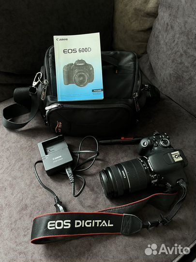 Зеркальный фотоаппарат Canon 600d