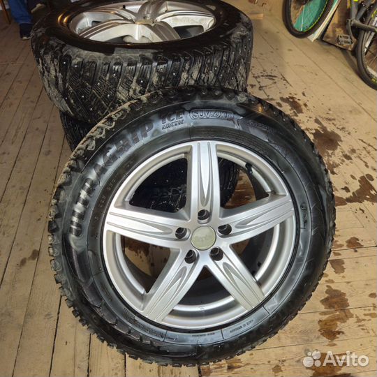 Goodyear UltraGrip Ice Arctic SUV 225/65 R17