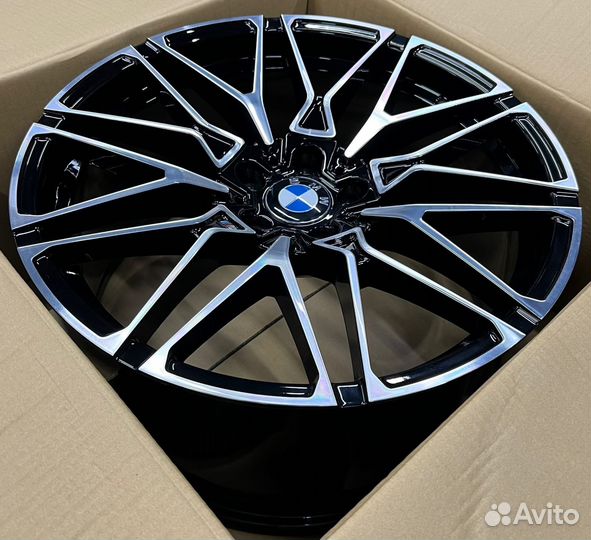 Диски на BMW бмв X7 G07 R21 818 М-стиль