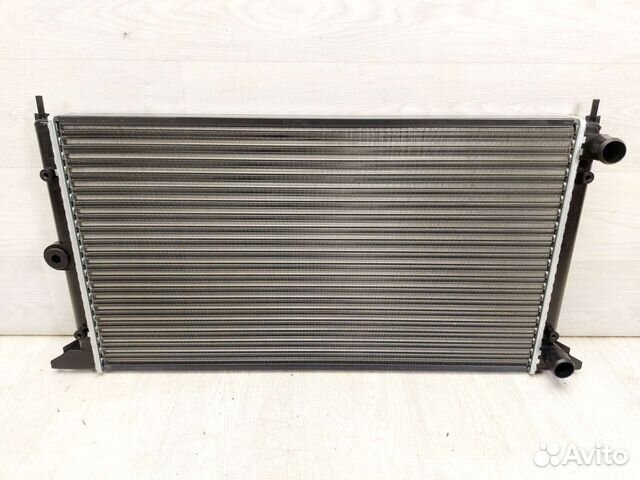 Радиатор охлаждения Volkswagen Sharan