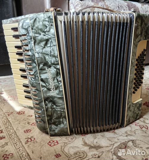 Аккордеон weltmeister 1/2