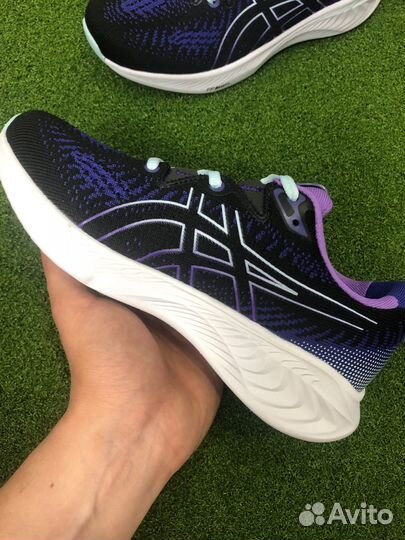 Кроссовки женские Asics