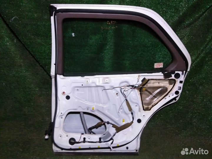 Дверь задняя правая Toyota Celsior UCF20 Пустая