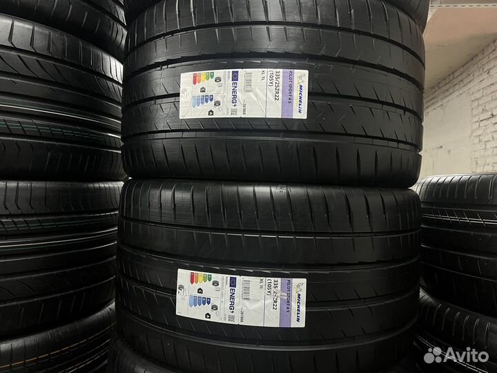 Michelin Pilot Sport 4 S 285/30 R22 и 335/25 R22 101Y