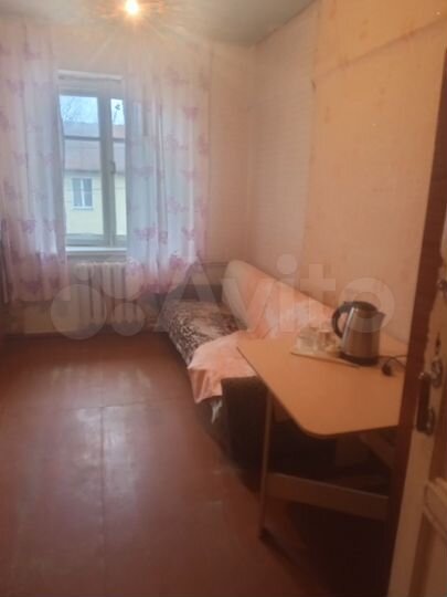 Комната 13 м² в 4-к., 2/2 эт.