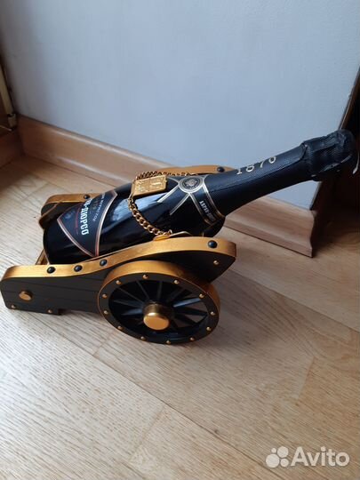 Подставка для бутылки Пушка