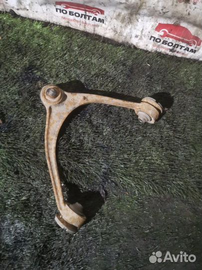 Рычаг подвески верхний передний правый Lexus Gs300