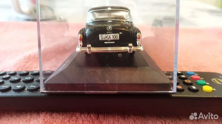 Модель автомобиля Mercedes Benz 300