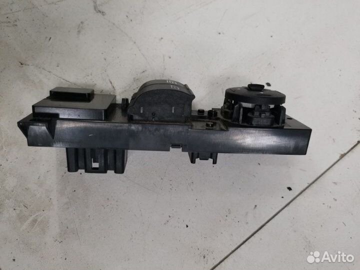 Блок управления стеклоподъемниками передний левый