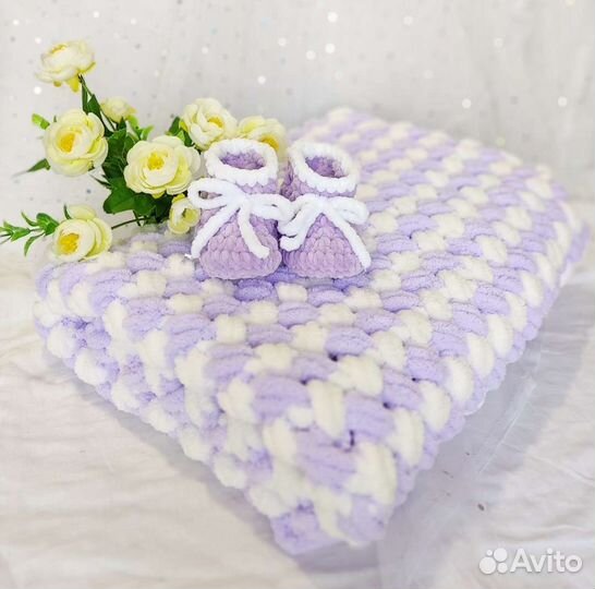 Вязаные пледы, игрушки, пинетки