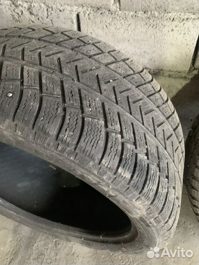 Michelin Latitude Alpin 275/40 R20 и 275/40 R20 160H