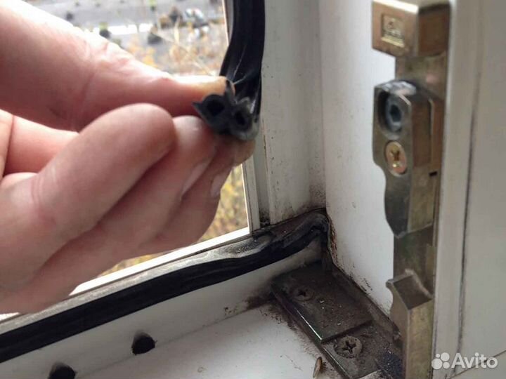 Ремонт окон, уплотнитель Schuco RAL8700