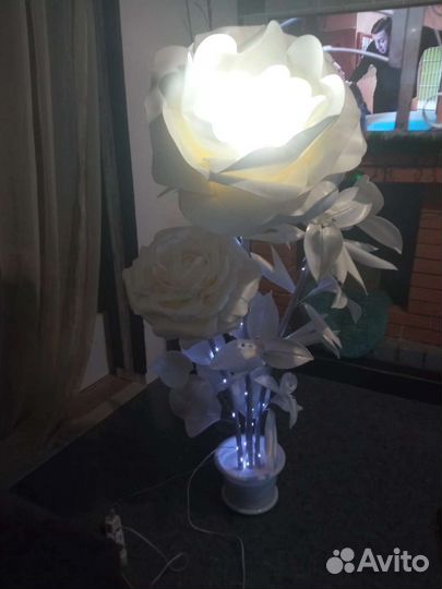 Искусственные цветы светильник