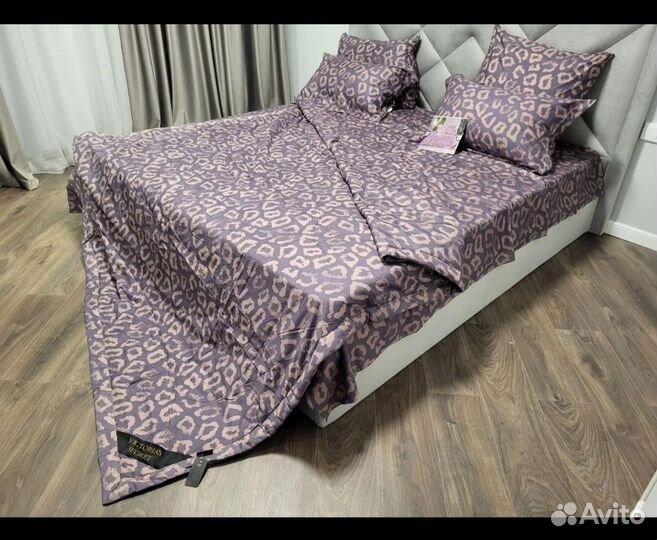 Комплект постельного белья семейный с 2мя одеяламм