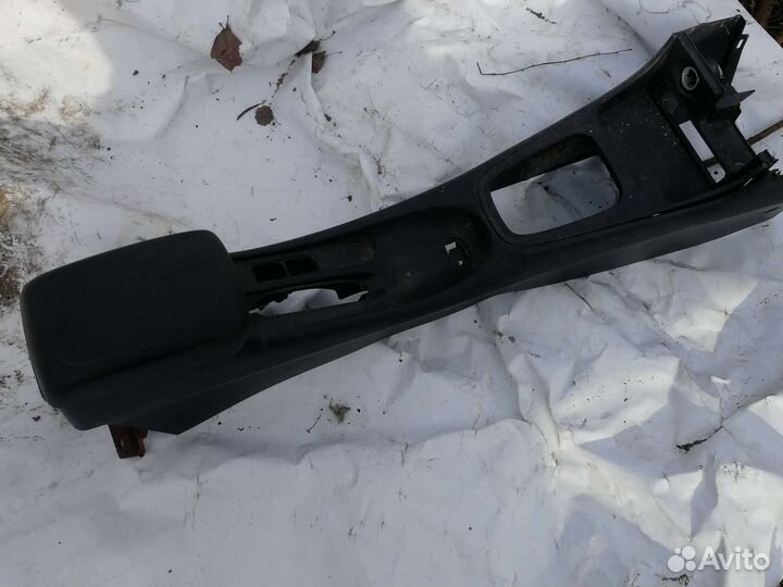 Подлокотник ниссан альмера н16 almera n16