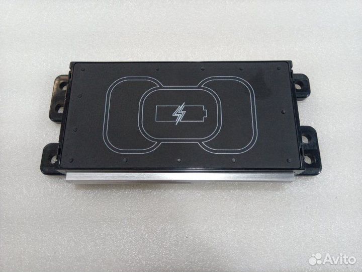 Блок беспроводной зарядки Chery Tiggo 8 Pro