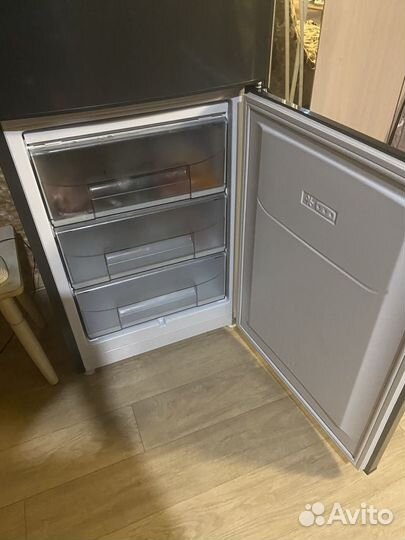 Холодильник новый