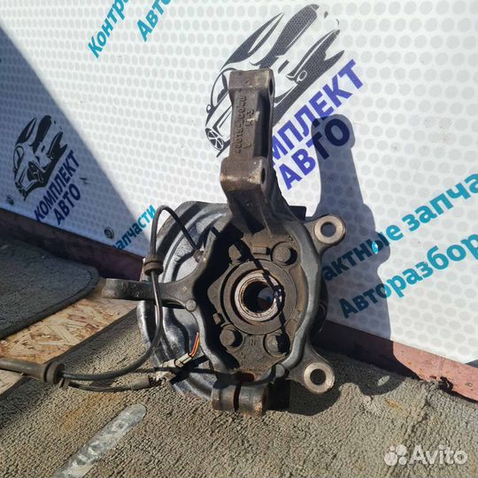 Кулак поворотный передний левый Nissan Qashqai J10