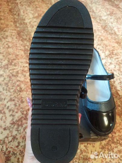 Туфли для девочки 35 размер новые