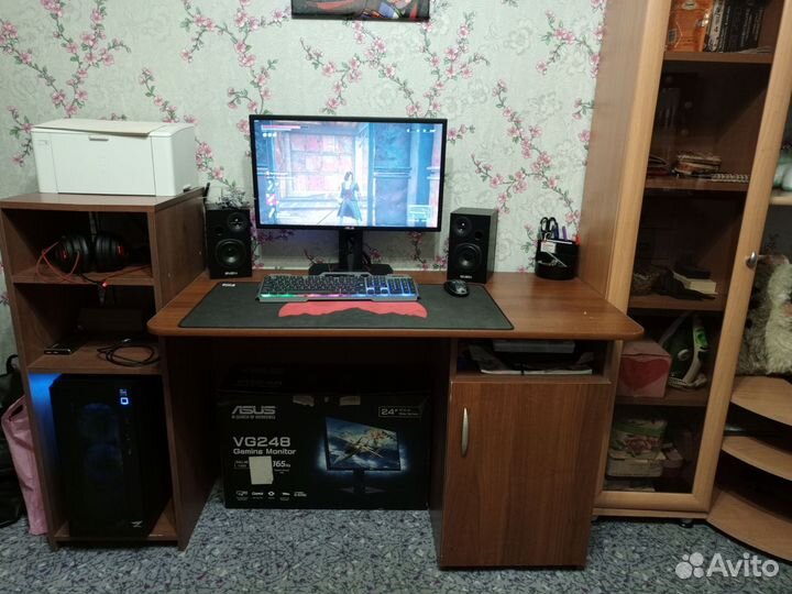 Компьютерный стол