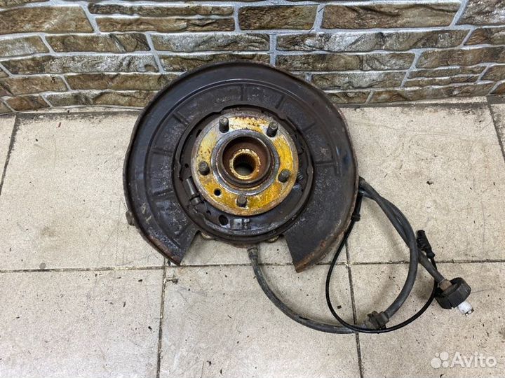 Кулак поворотный задний Land Rover Range Rover