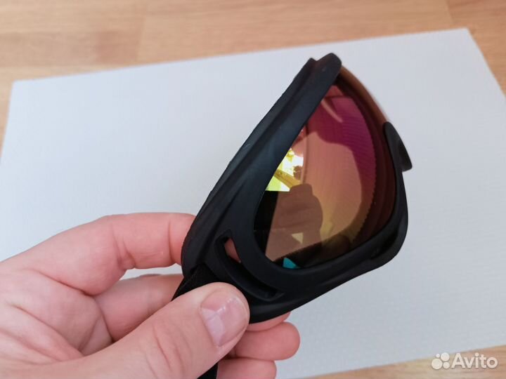Горнолыжные очки спортивные закрытые солнцезащитны