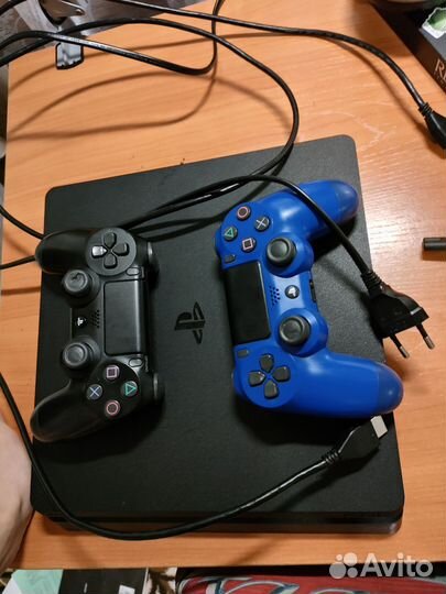 Sony PS4 slim