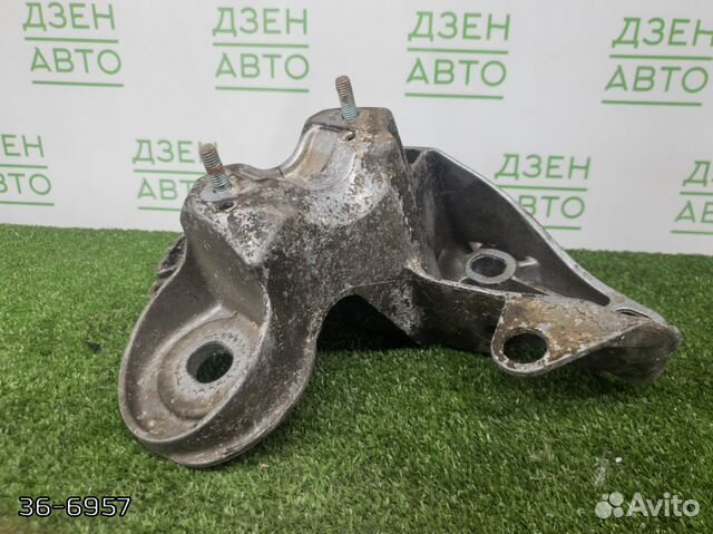 Кронштейн двигателя левый Audi A6 C6