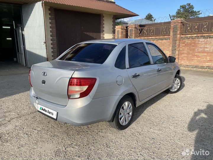 LADA Granta 1.6 МТ, 2013, 200 457 км