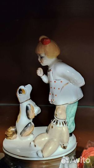 Статуэтка Девочка с собакой