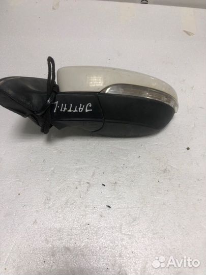 Зеркало левое Volkswagen Jetta 5