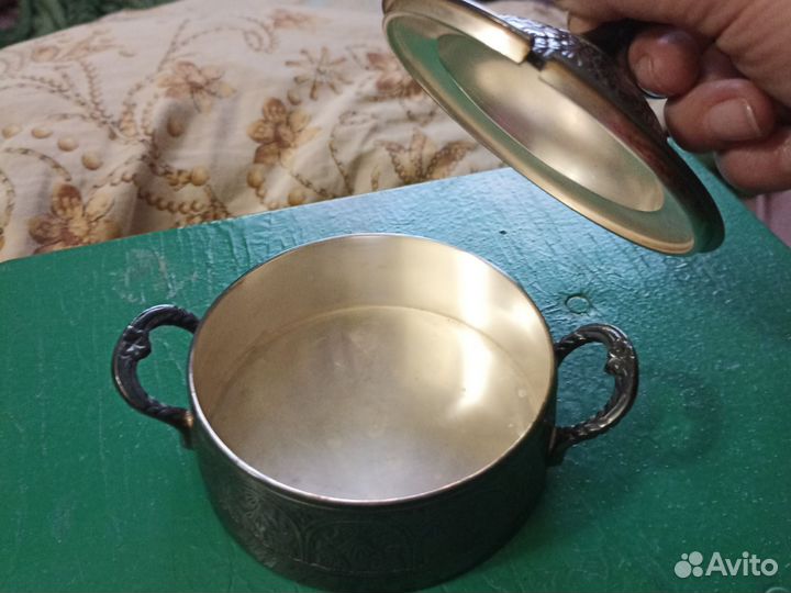 Сахарница из резной латуни