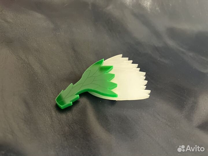 Брошь белый бутон чертополох