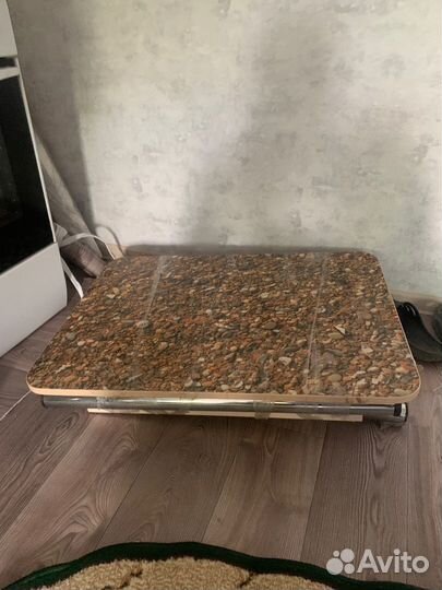 Кухонный стол