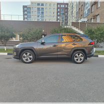 Toyota RAV4 2.5 AT, 2019, 20 000 км, с пробегом, цена 3 980 000 руб.