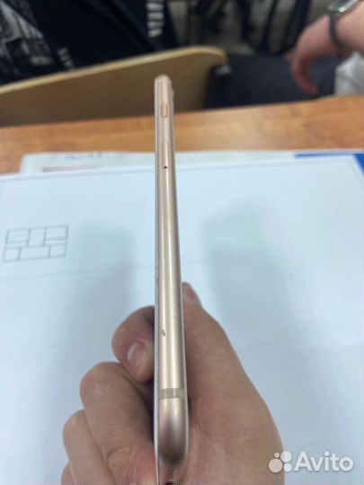 iPhone 8 Plus, 64 ГБ