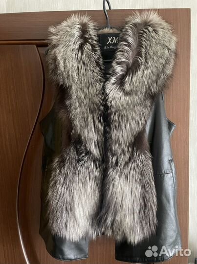 Жилетка меховая женская