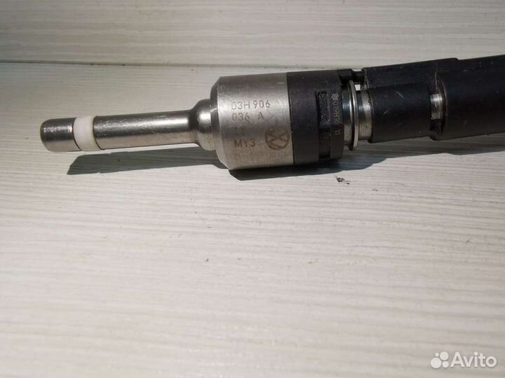 Форсунка топливная верхняя Touareg Audi Q7 3.6 Tsi