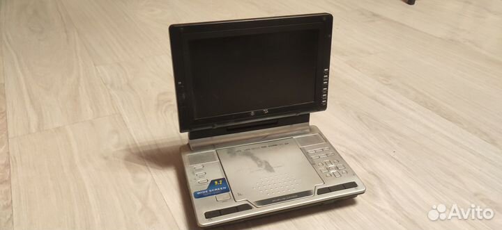 Портативный DVD плеер фирмы sony