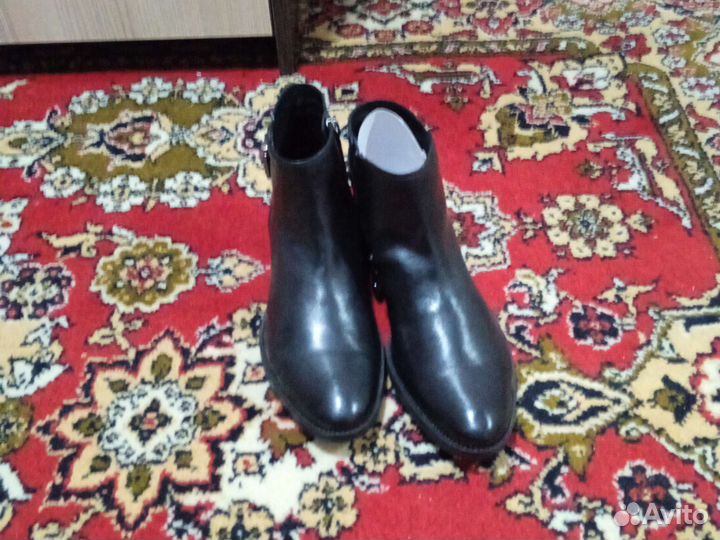 Ботинки женские 39 размер натуральная кожа новые