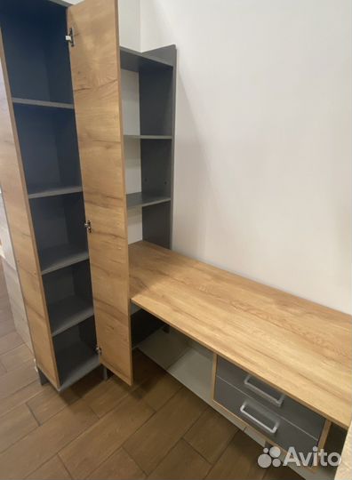 Уголок школьный, стол письменный новый в упаковке