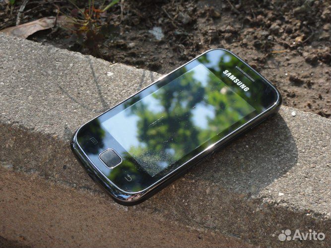Смартфон Samsung Galaxy Gio GT-S5660
