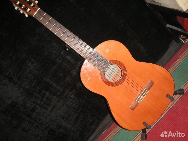Классическая гитара yamaha c40