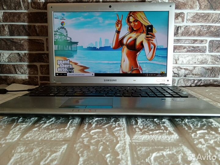 Офисный ноутбук Samsung Core I5