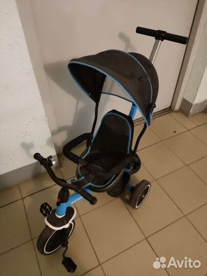 Детский велосипед с ручкой